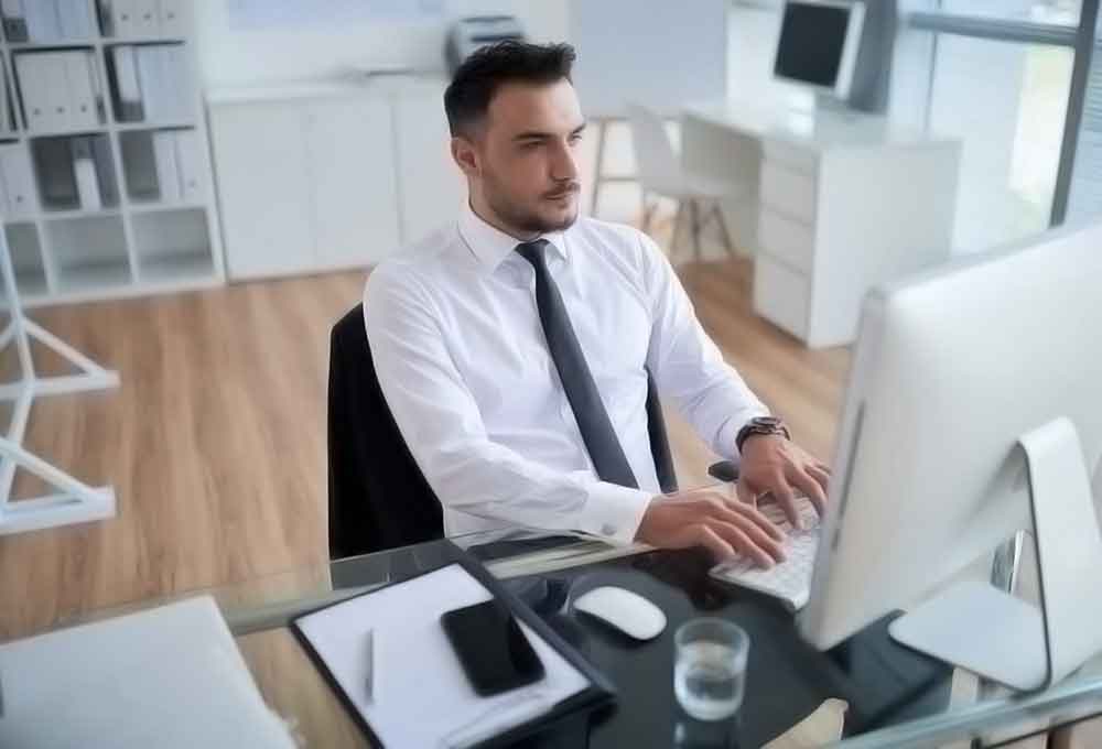 自动发卡秒发的短信在线轰炸